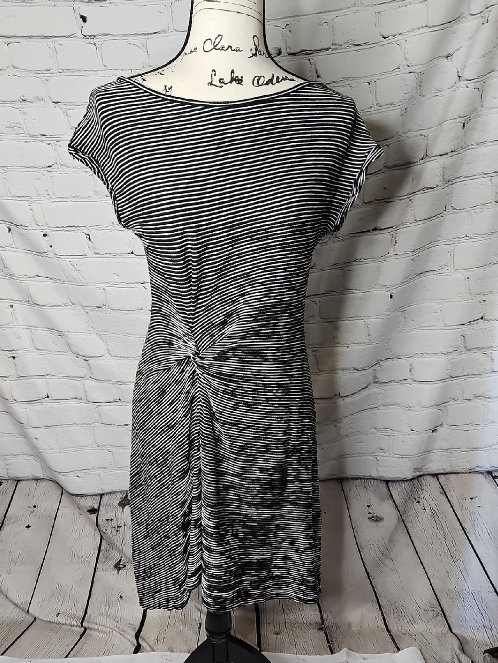 Max Studio Black & White Striped Stretchy Dress with Front Twist Size Medium